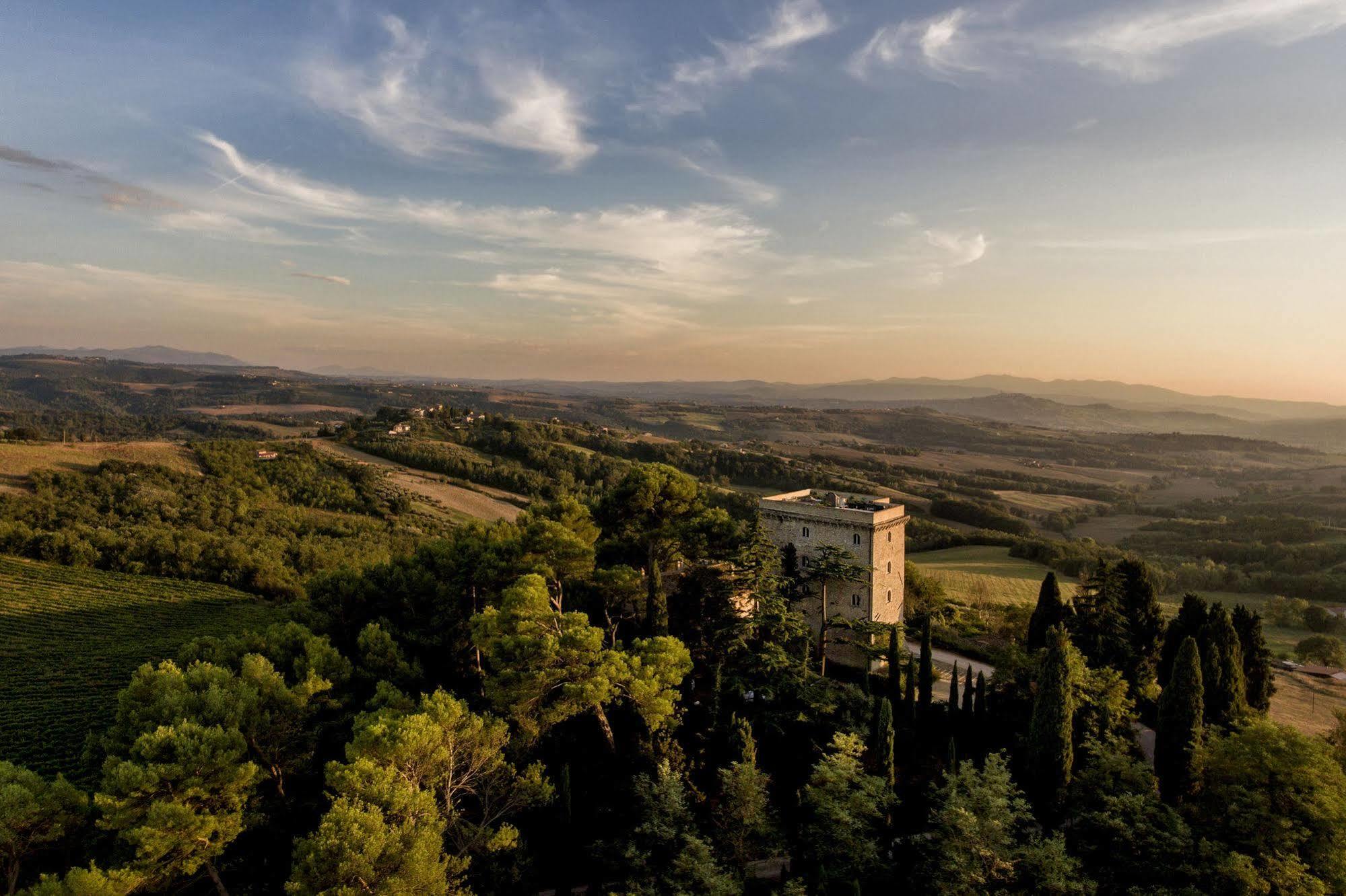 Torre Almonte Aparthotel Todi Eksteriør bilde