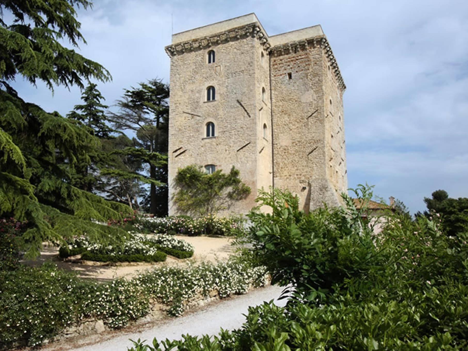 Torre Almonte Aparthotel Todi Eksteriør bilde
