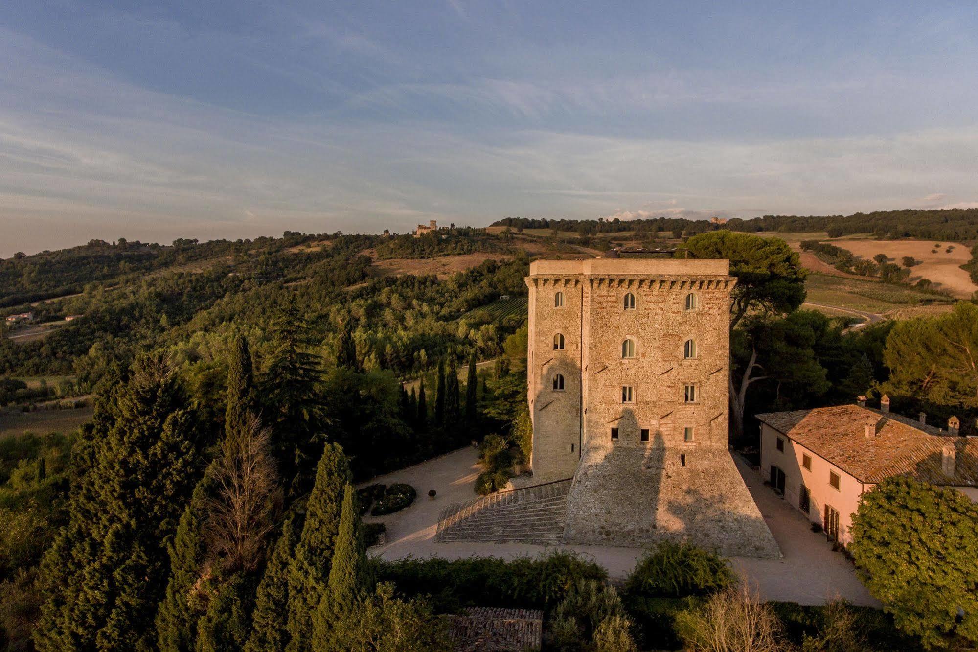 Torre Almonte Aparthotel Todi Eksteriør bilde